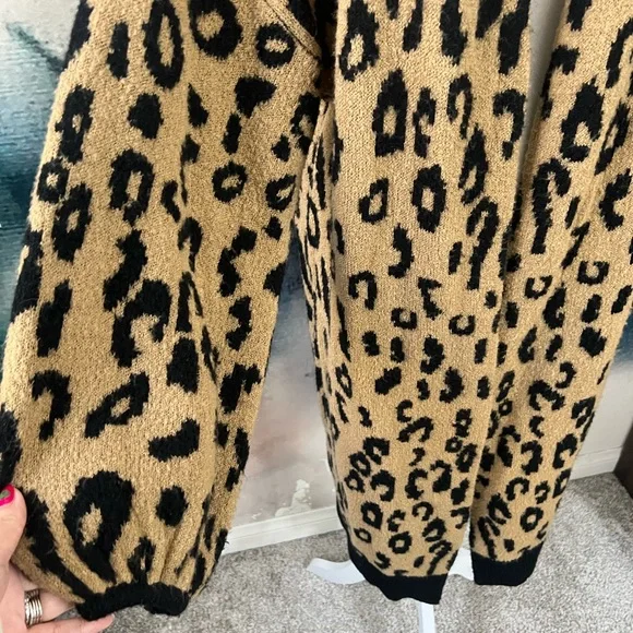 HYFVE | Soft Long Leopard Cardigan - Picture 3 of 8